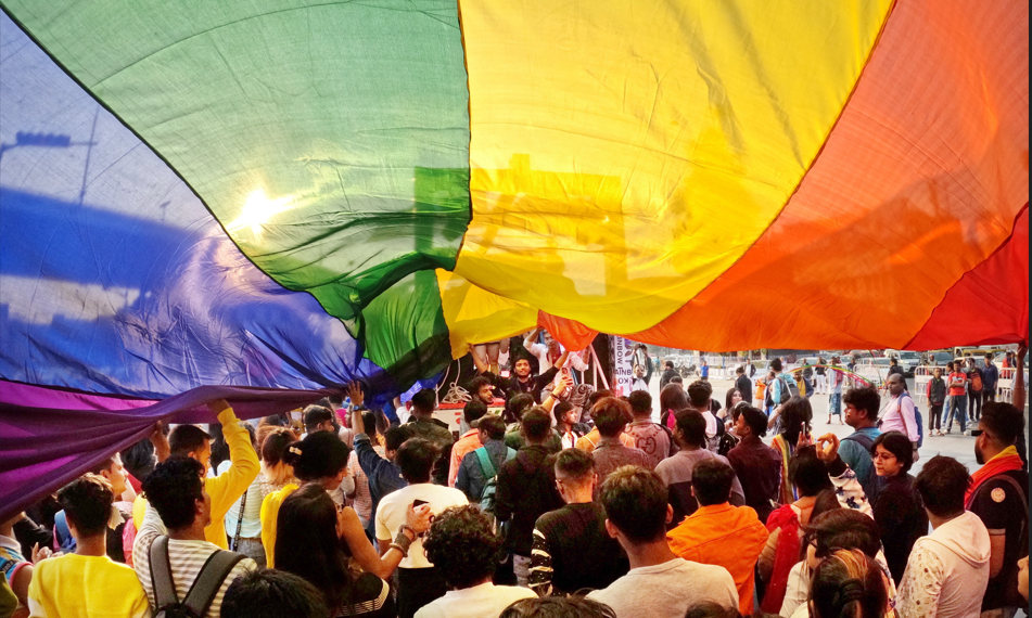 Saúde Mental LGBTQIAPN+: O Peso das Estruturas Sociais e a Luta pela Dignidade